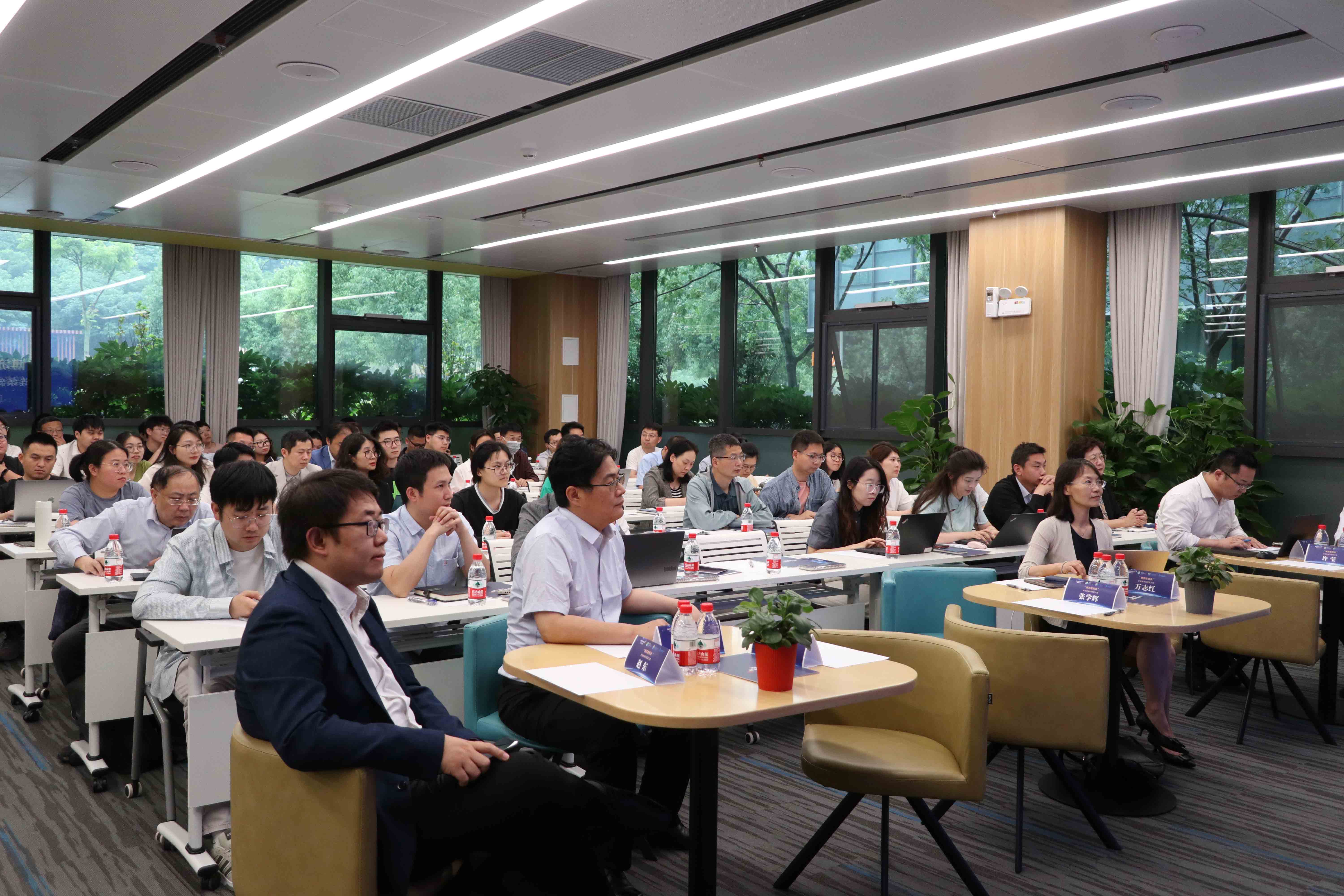 ����һ�ã����ʷ׳ʣ�97���������ҩ˵�Ͼ�ɳ��Բ����Ļ��